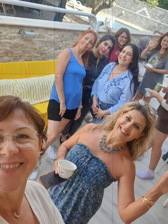 Bahçede grup özçekimi
